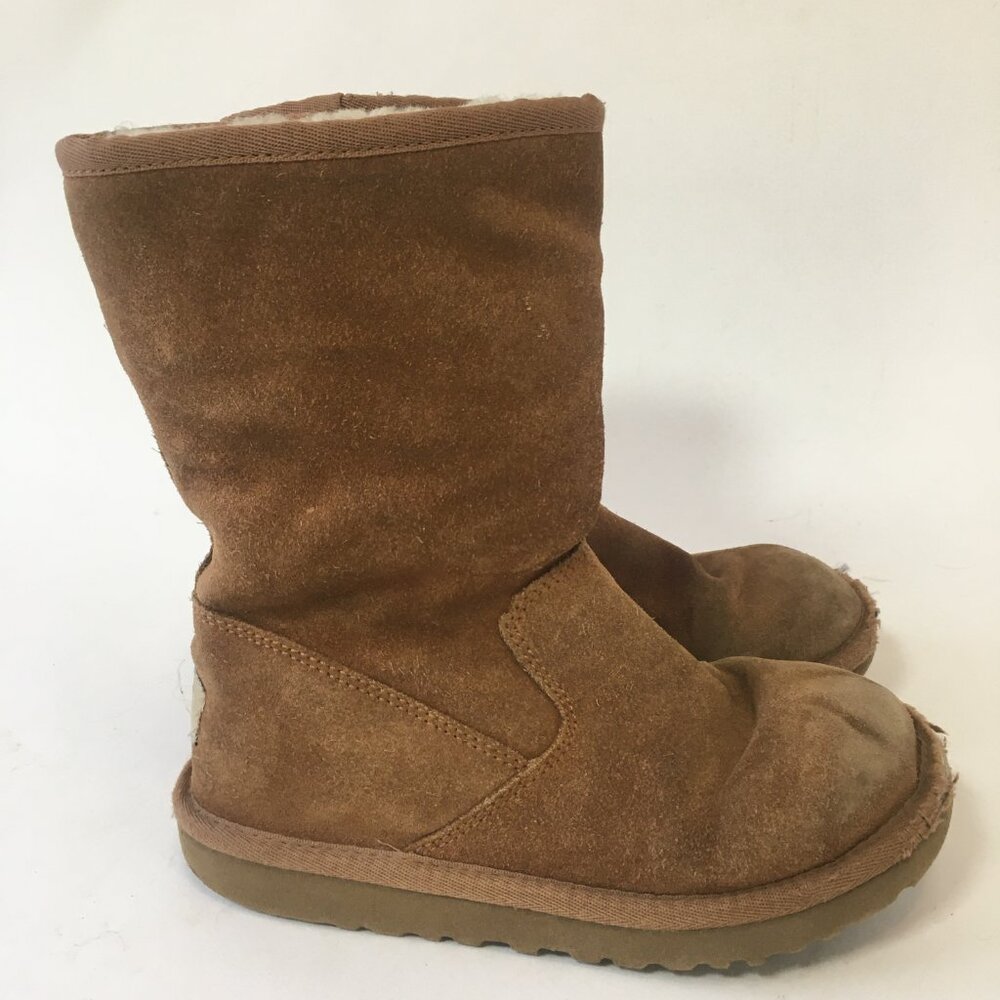 UGG Kids Girls Size 13 Beige Suede Shearling Fur Lined Kids Shoes Boots
